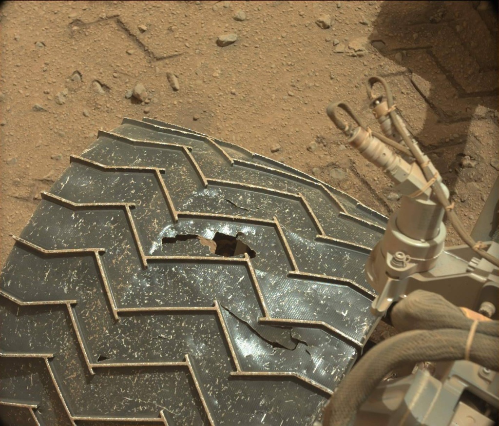 Rough Road Ahead: Rocky Mars Terrain Challenges Curiosity Rover